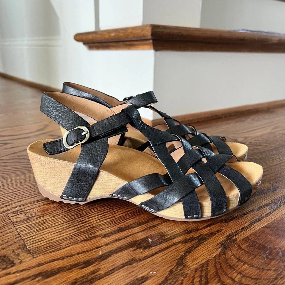 Dansko Womens Black‎ Leather T-Strap Wedge Sandals Size 39 EU 8.5-9 US Strappy